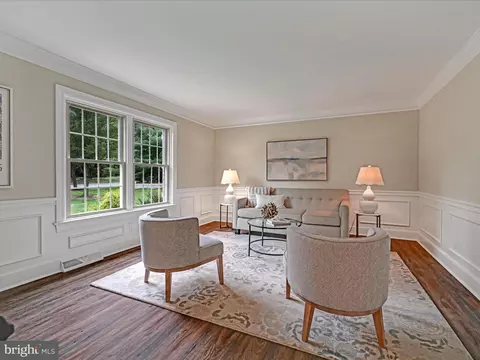 Living - 301 Sarsen Dr, Lititz, PA 17543 photo 2 of 6