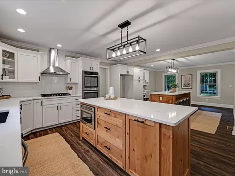 Kitchen - 301 Sarsen Dr, Lititz, PA 17543 photo 4 of 8