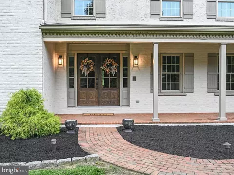 Exterior - 301 Sarsen Dr, Lititz, PA 17543 photo 6 of 10