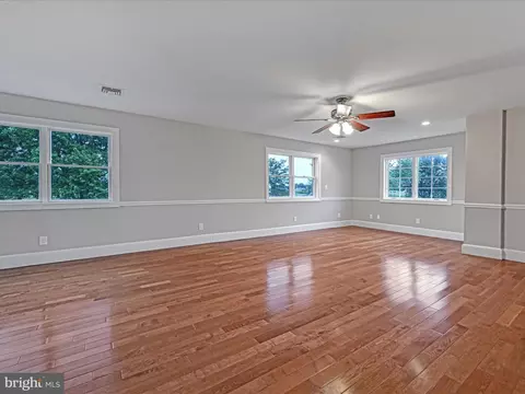 Living - 301 Sarsen Dr, Lititz, PA 17543 photo 3 of 6