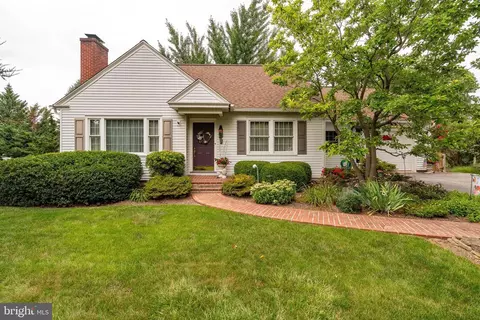 1956 Park Plz, Lancaster, PA 17601