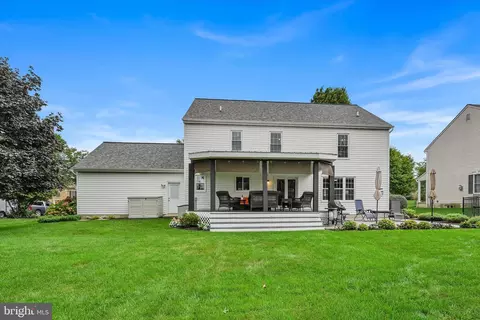 Exterior - 9 Field Ln, Lititz, PA 17543 photo 10 of 13