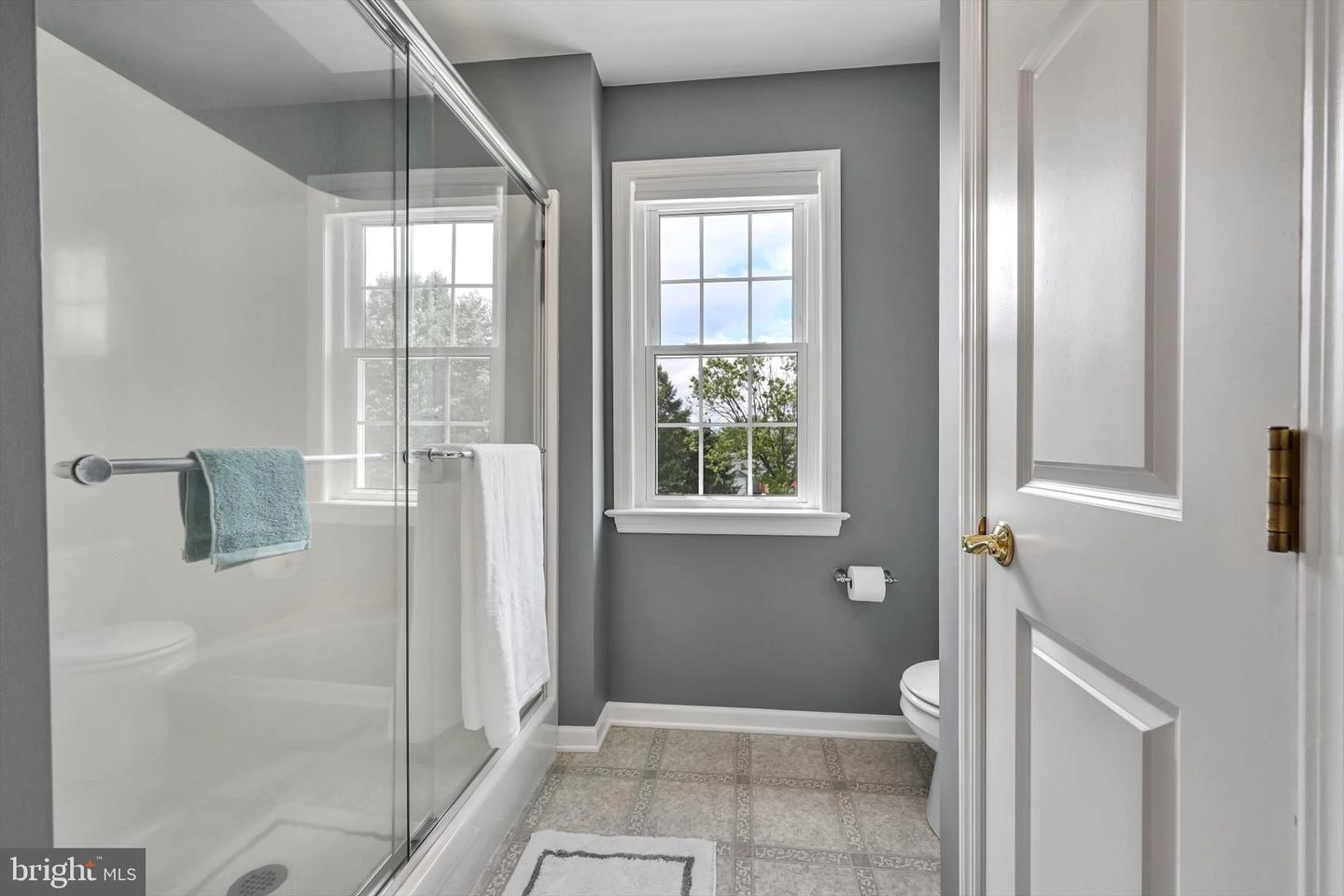 Bath - 9 Field Ln, Lititz, PA 17543 photo 2 of 3