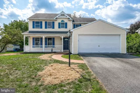 136 Foxbury Dr, Elizabethtown, PA 17022