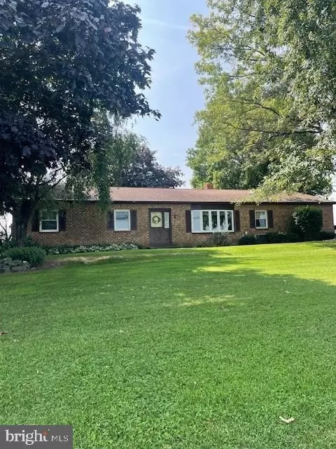 Exterior - 1339 E Oregon Rd, Lititz, PA 17543 photo 2 of 4