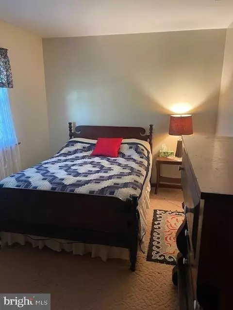 Bedroom - 1339 E Oregon Rd, Lititz, PA 17543 photo 2 of 3