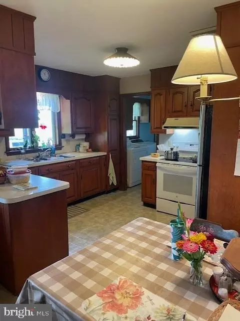 Kitchen - 1339 E Oregon Rd, Lititz, PA 17543 photo 1 of 3