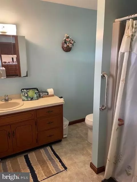 Bath - 1339 E Oregon Rd, Lititz, PA 17543 photo 1 of 1