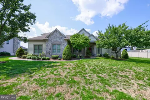 2016 Mallard Dr, Lancaster, PA 17601