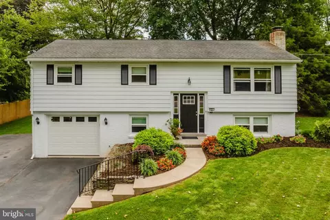 261 N Reamstown Rd, Denver, PA 17517