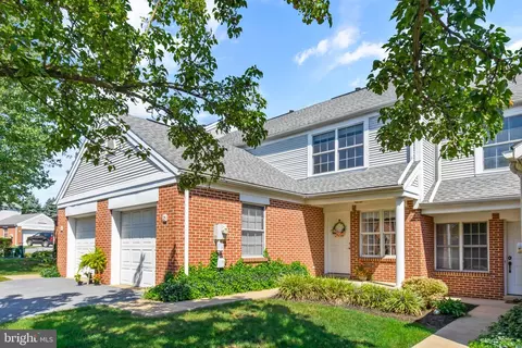 25 Toll Gate Sta, Lancaster, PA 17601