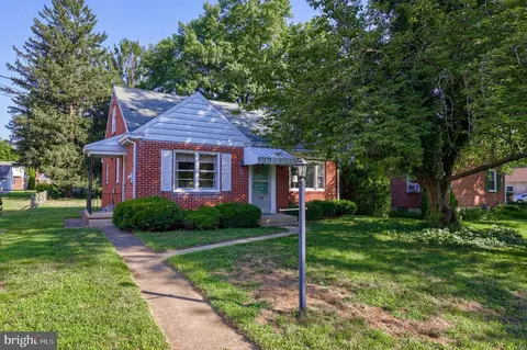 1141 Locust St, Columbia, PA 17512