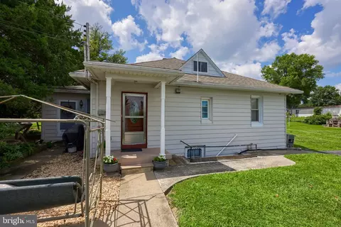 125 Meadow Valley Rd, Ephrata, PA 17522