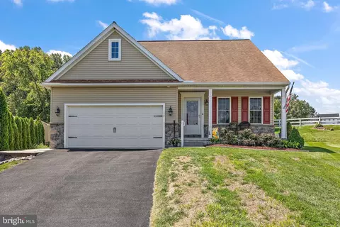 17 Regency Dr, Christiana, PA 17509