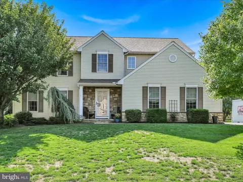 41 Hillcrest Rd, Marietta, PA 17547