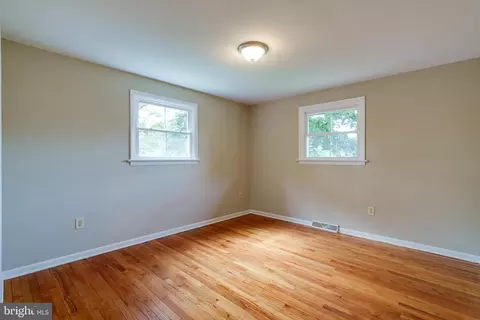 Bedroom - 404 Owl Hill Rd, Lititz, PA 17543 photo 3 of 4