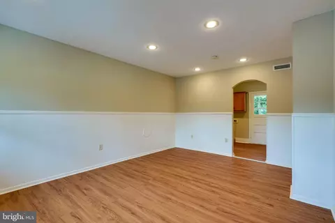 Living - 404 Owl Hill Rd, Lititz, PA 17543 photo 3 of 4