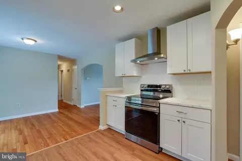 Entry Way - 404 Owl Hill Rd, Lititz, PA 17543 photo 2 of 3