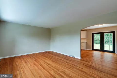 Living - 404 Owl Hill Rd, Lititz, PA 17543 photo 1 of 4