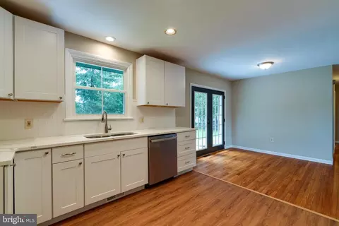 Entry Way - 404 Owl Hill Rd, Lititz, PA 17543 photo 3 of 3