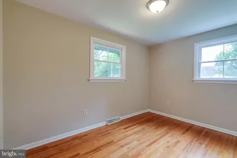 Bedroom - 404 Owl Hill Rd, Lititz, PA 17543 photo 1 of 4