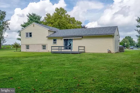 Exterior - 532 Wood View Dr, Lititz, PA 17543 photo 7 of 8