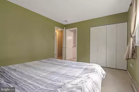 Bedroom - 532 Wood View Dr, Lititz, PA 17543 photo 2 of 5
