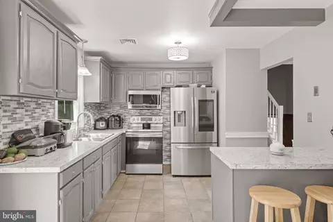 Kitchen - 532 Wood View Dr, Lititz, PA 17543 photo 1 of 4