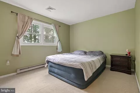 Bedroom - 532 Wood View Dr, Lititz, PA 17543 photo 1 of 5