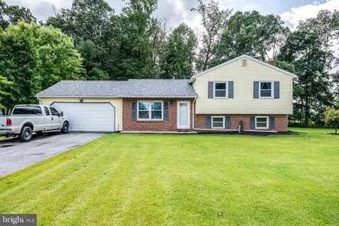 532 Wood View Dr, Lititz, PA 17543
