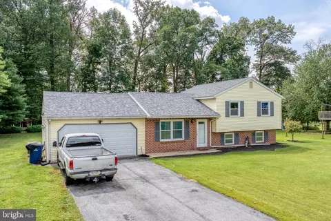 Exterior - 532 Wood View Dr, Lititz, PA 17543 photo 2 of 8