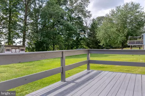 Exterior - 532 Wood View Dr, Lititz, PA 17543 photo 5 of 8
