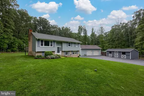 5487 Mountainview Dr, Gap, PA 17527