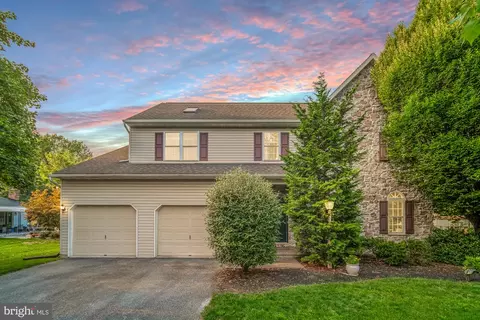 727 Kenneth Dr, Mount Joy, PA 17552