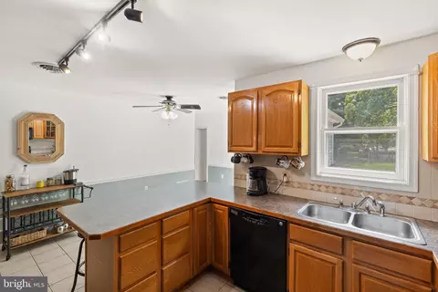 Kitchen - 311 Partridge Dr, Lititz, PA 17543 photo 4 of 4