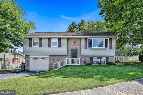 330 Vista Cir, Ephrata, PA 17522