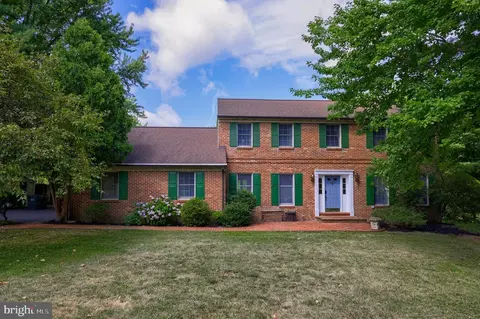 2420 Raleigh Dr, Lancaster, PA 17601