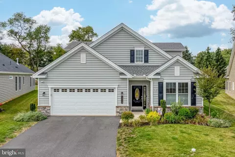 114 Knox Manor Ln, East Petersburg, PA 17520