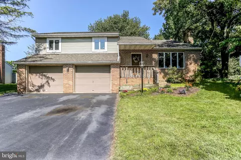332 Buchanan Dr, Ephrata, PA 17522