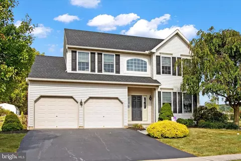 13 Riverview Dr, Denver, PA 17517