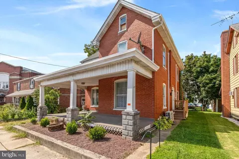 226 N State St, Ephrata, PA 17522