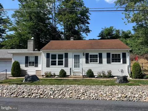 785 Hempfield Hill Rd, Columbia, PA 17512