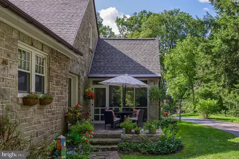 Exterior - 413 Woodcrest Ave, Lititz, PA 17543 photo 6 of 11