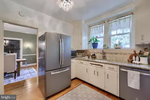 Kitchen - 413 Woodcrest Ave, Lititz, PA 17543 photo 1 of 4