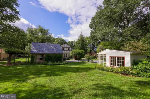 Exterior - 413 Woodcrest Ave, Lititz, PA 17543 photo 9 of 11
