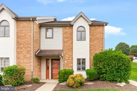 35 Black Oak Dr, Lancaster, PA 17602