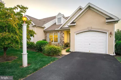 1 Leeds Ct, Lancaster, PA 17602