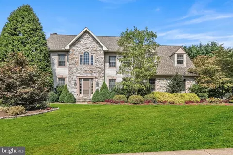 339 W Charlotte St, Millersville, PA 17551