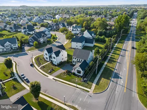 View/Area - 601 Stonehenge Dr, Lititz, PA 17543 photo 3 of 5
