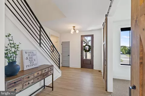 Entry Way - 601 Stonehenge Dr, Lititz, PA 17543 photo 2 of 16